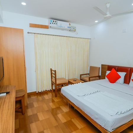 Hotel Janardana Udupi Exteriör bild