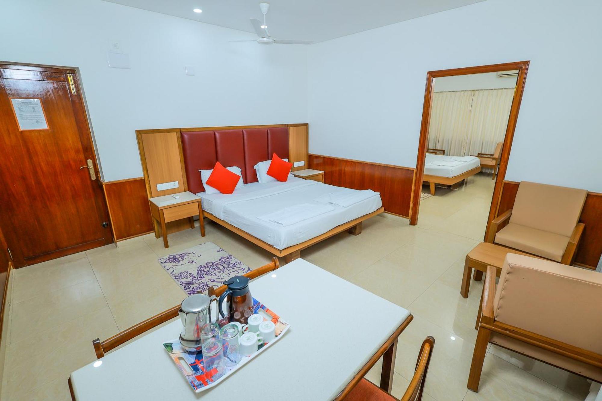 Hotel Janardana Udupi Exteriör bild