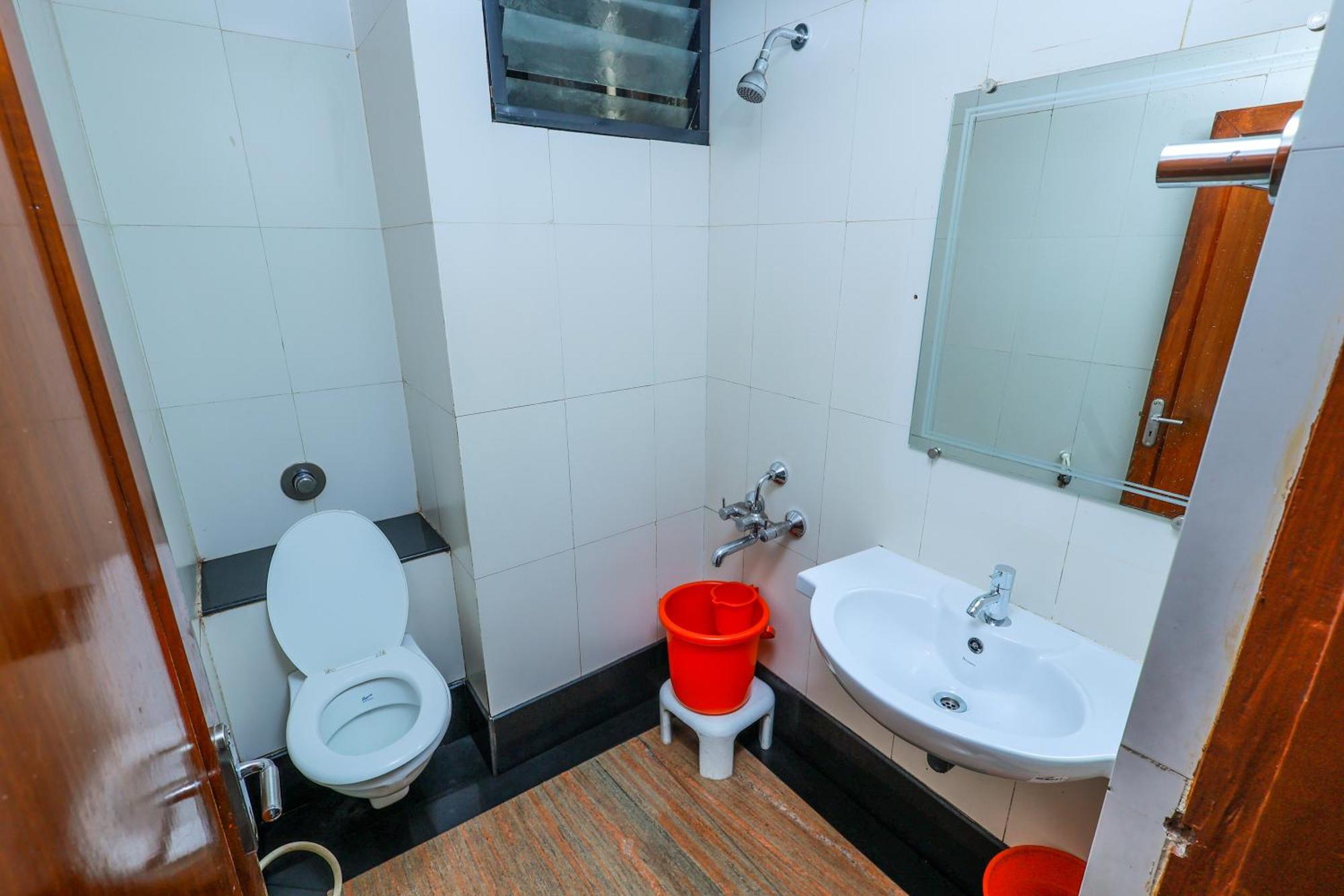 Hotel Janardana Udupi Exteriör bild