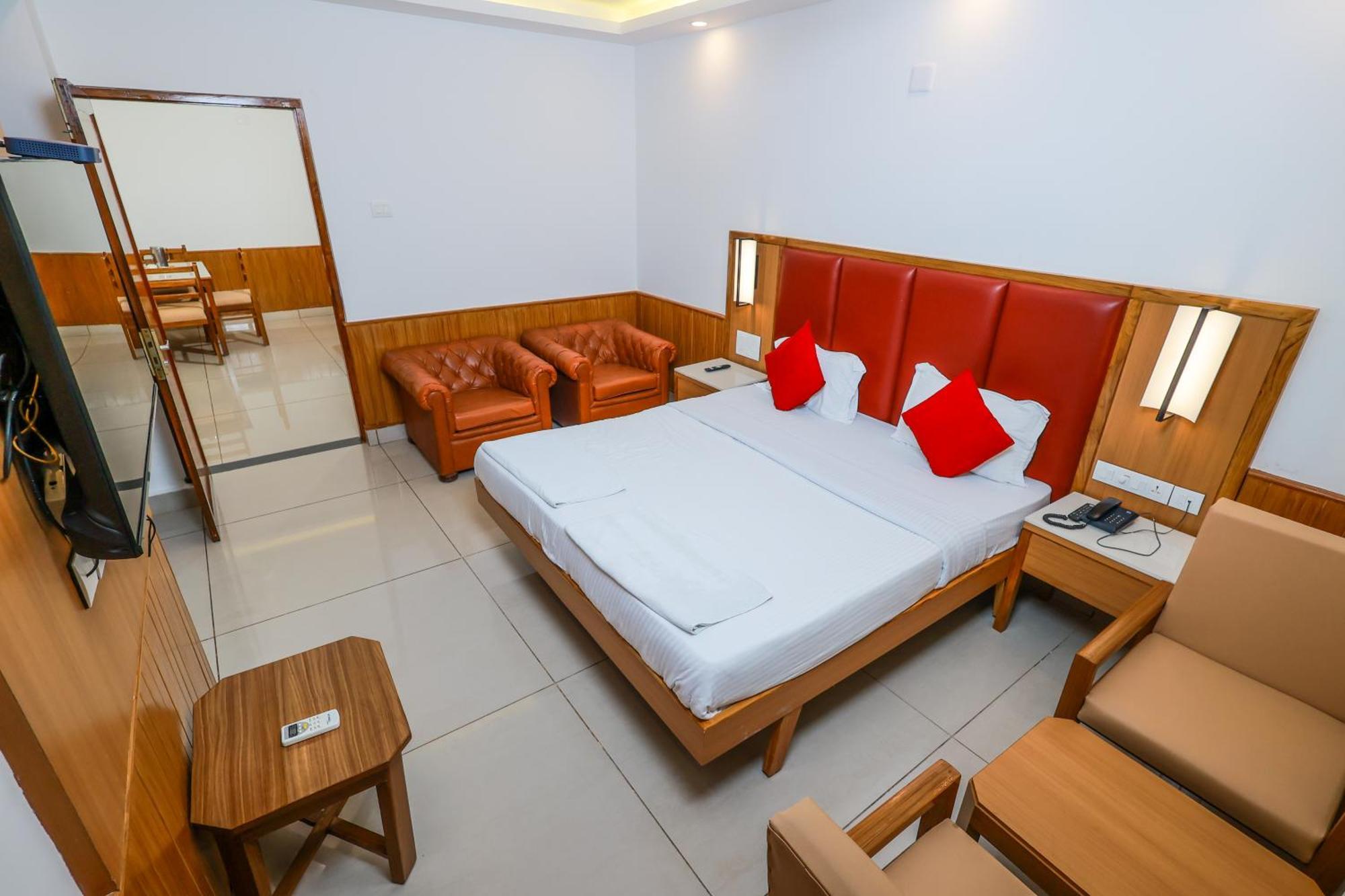 Hotel Janardana Udupi Exteriör bild