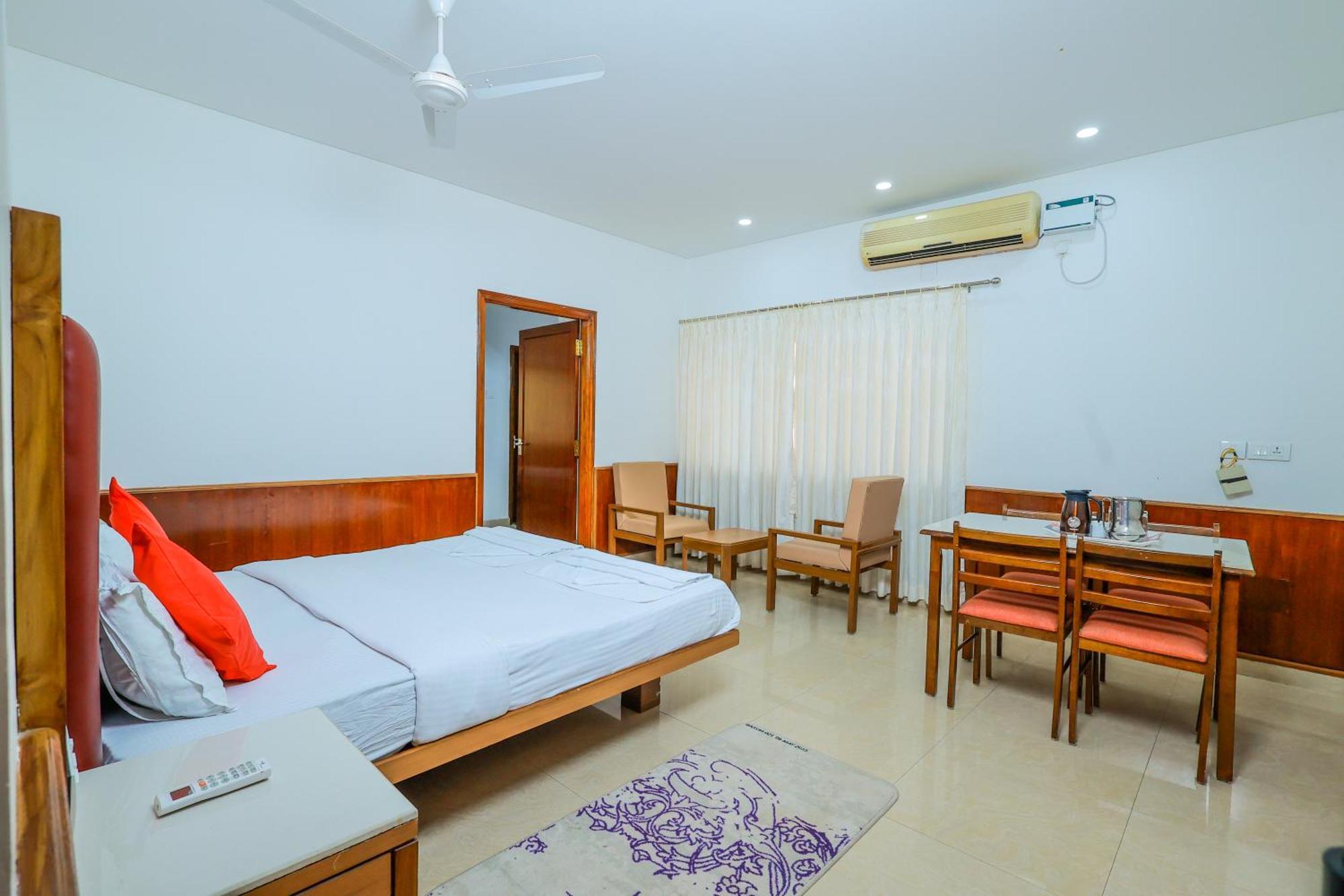 Hotel Janardana Udupi Exteriör bild